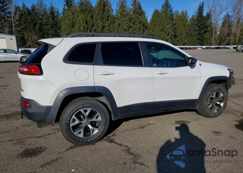 2015 Jeep Cherokee Trailhawk from USA, damaged, VIN 1C4PJMBS3FW757093